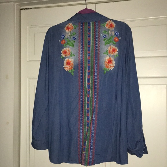 Andree top button front denim blue with floral embroidery long sleeves L - Picture 5 of 6